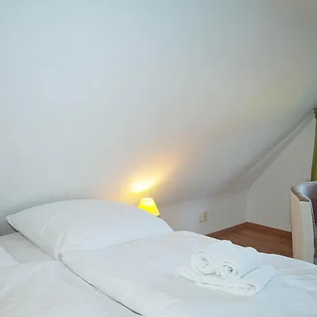Apartamento Wg Bernstein - Reetdachhaus - Ruhe Und Seeblick