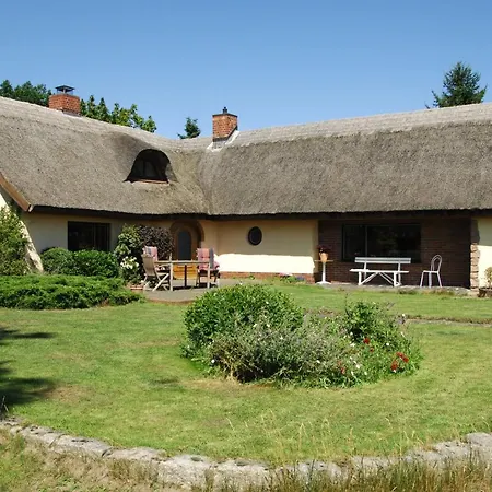 Wg Bernstein - Reetdachhaus - Ruhe Und Seeblick Зеллин