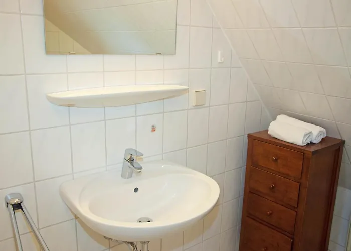 Wg Bernstein - Reetdachhaus - Ruhe Und Seeblick Lägenhet Sellin (Rugen)